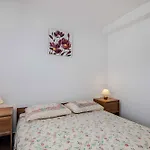 Apartment In - Insel Krk 14302 *